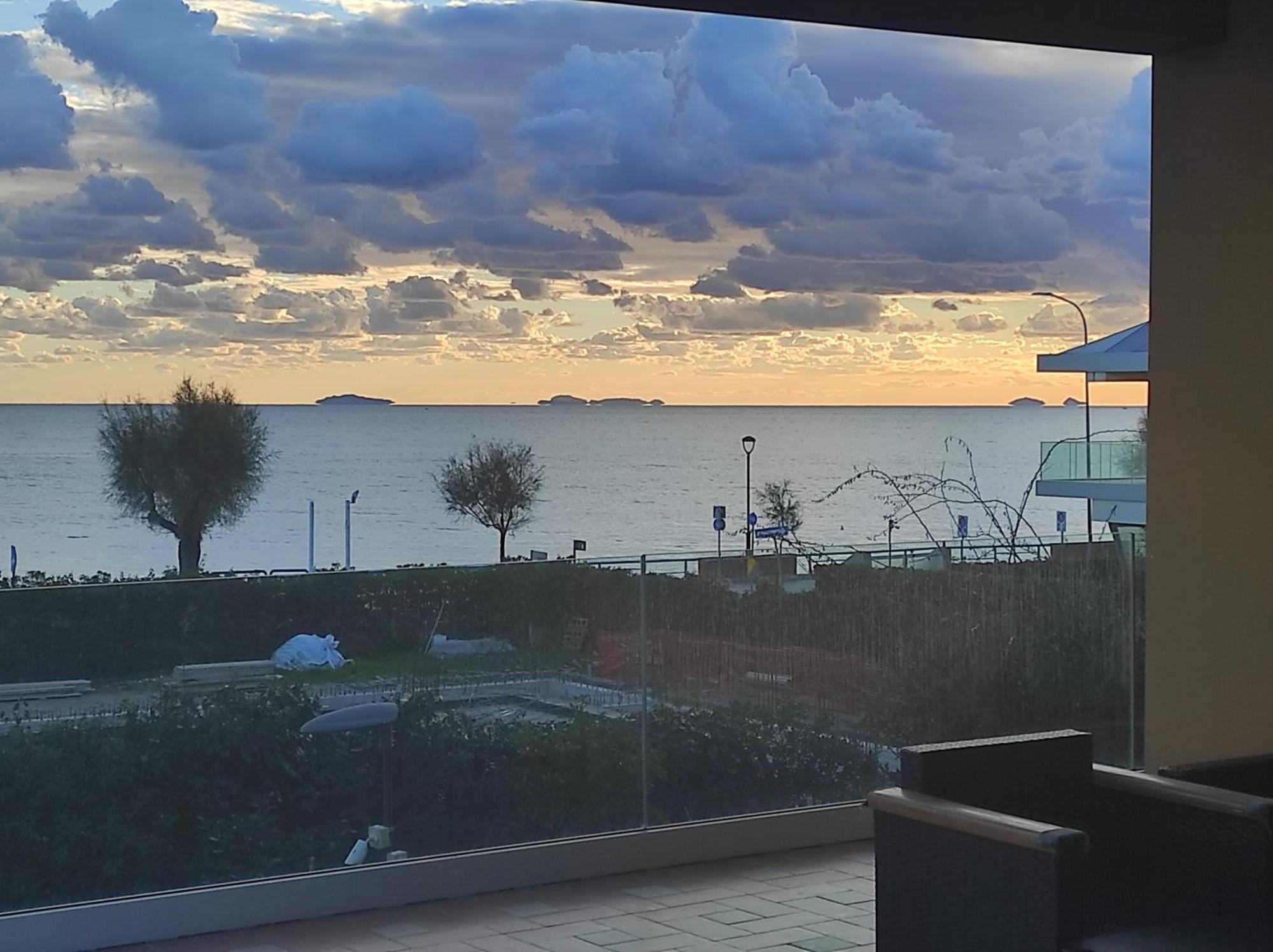 Stella Di Mare Villa Terracina Exterior foto